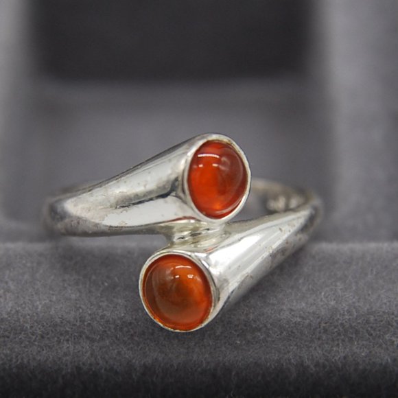 .925 Sterling Ring with 2 Hessonite Stones, Very Pretty Design - Picture 6 of 6